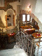Weinprobe im Schlosskeller in Zell Mosel - Treppe zum Gew�lbekeller